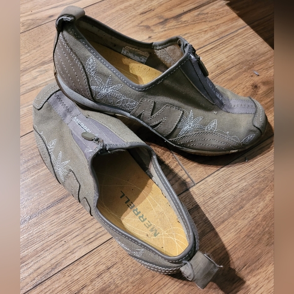 Merrell Shoes - Picture 2 of 5